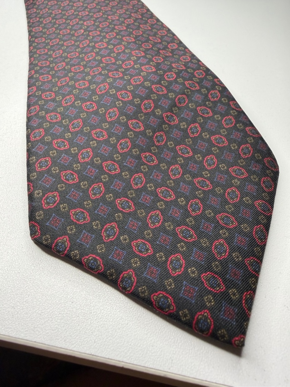 Vintage 102 Madison Italian Silk Neck Tie Navy Blue Red Made in USA 59" L x 3.5"